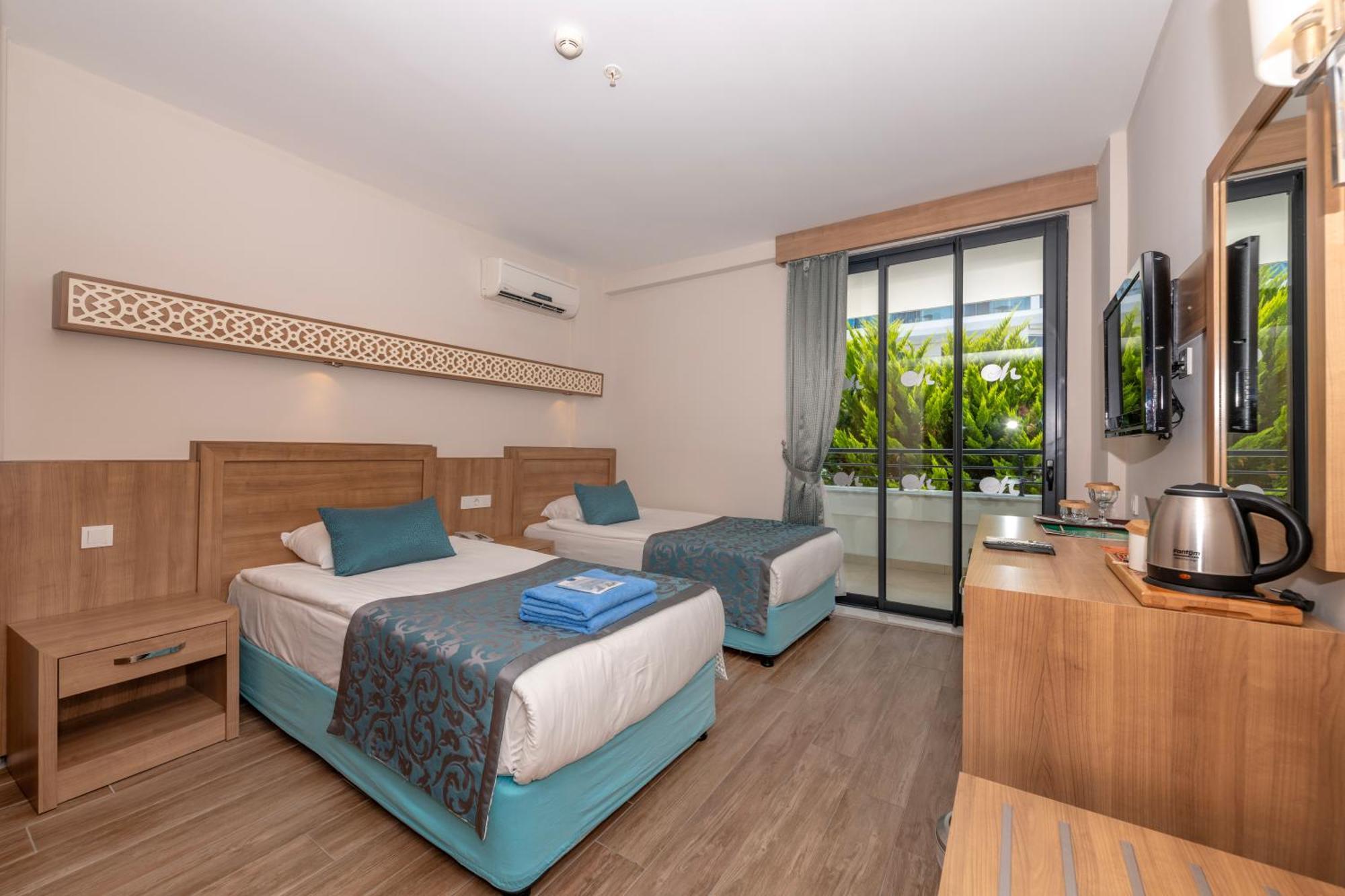 Meryan Hotel Okurcalar Exterior photo